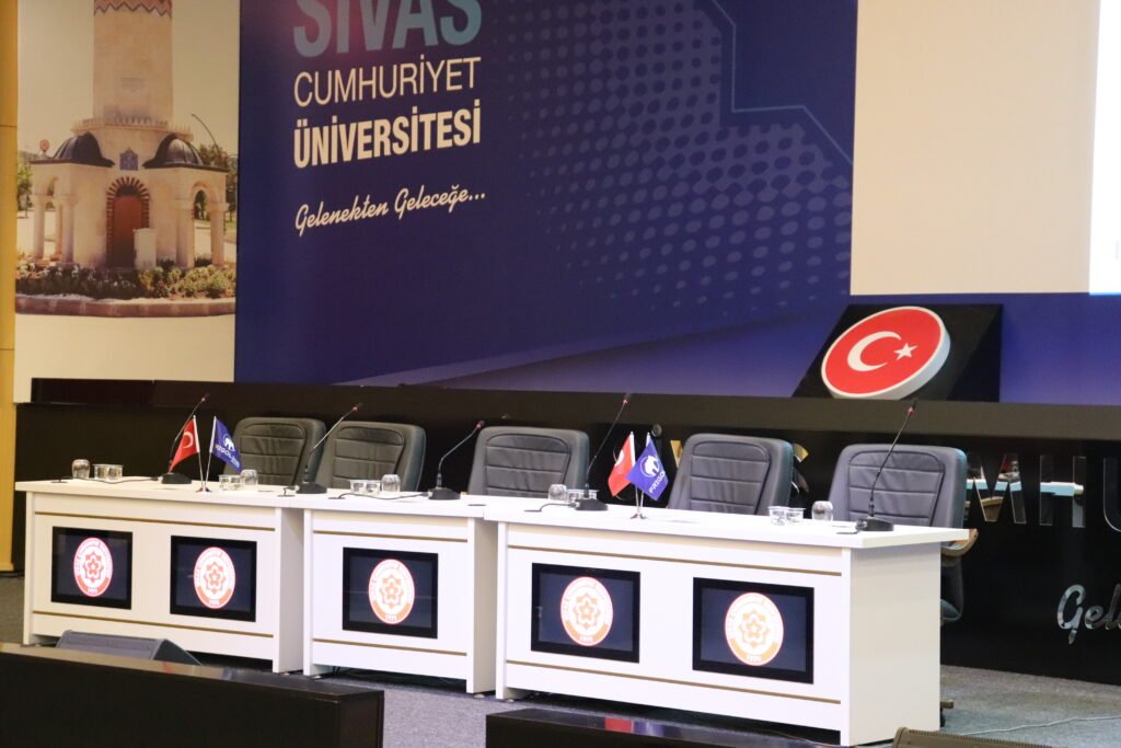 cumhuriyet universitesinde kariyer semineri utl 1